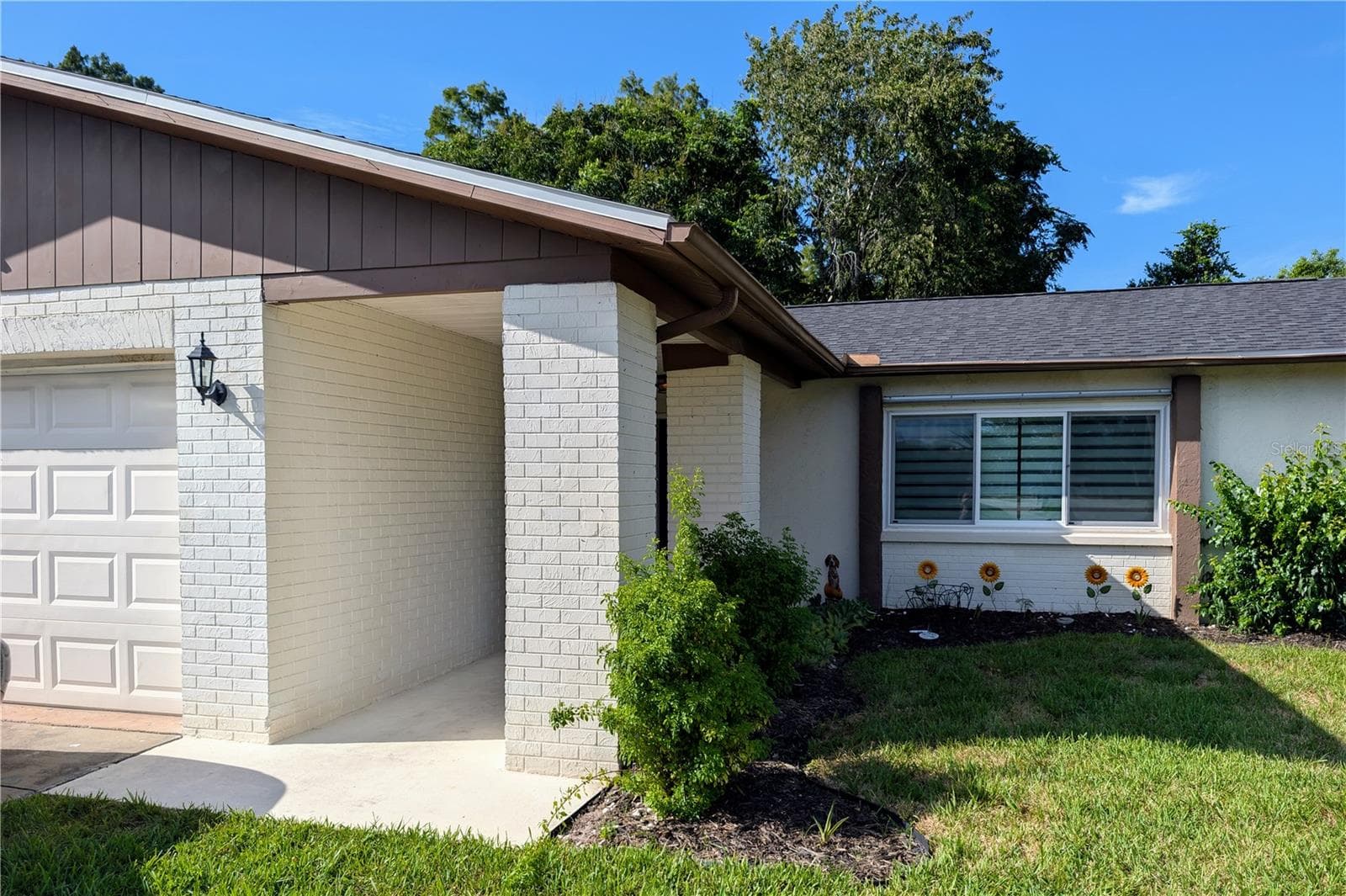 Single Family Residence at 11608 FOX RUN, PORT RICHEY, photo 3 of 37