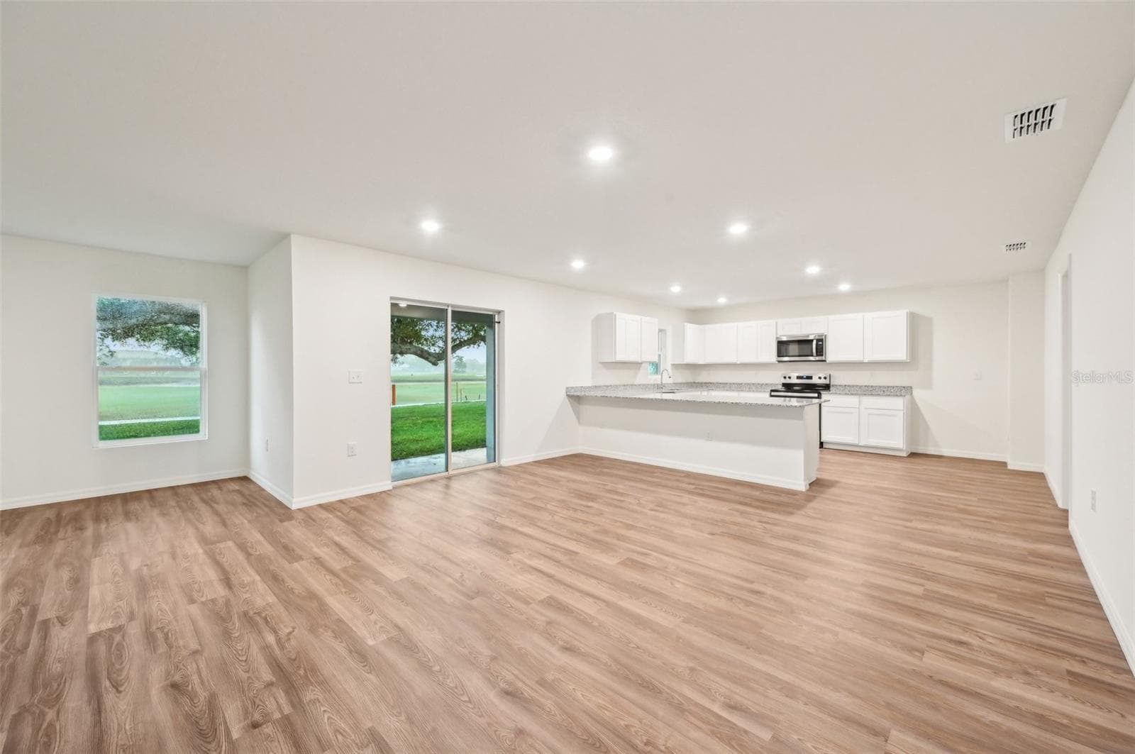 Single Family Residence at 11342 TELEPHONE RD, WEEKI WACHEE, photo 10 of 34