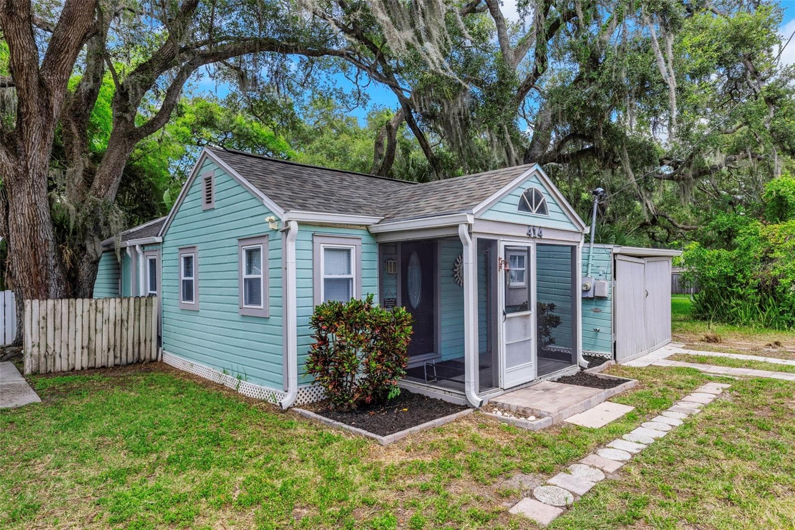 414 TAMPA RD