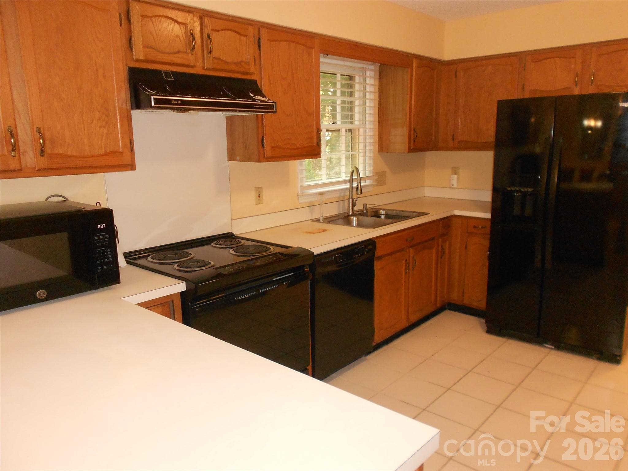 Single Family Residence at 4002 Trehurst Court, Charlotte, photo 15 of 40