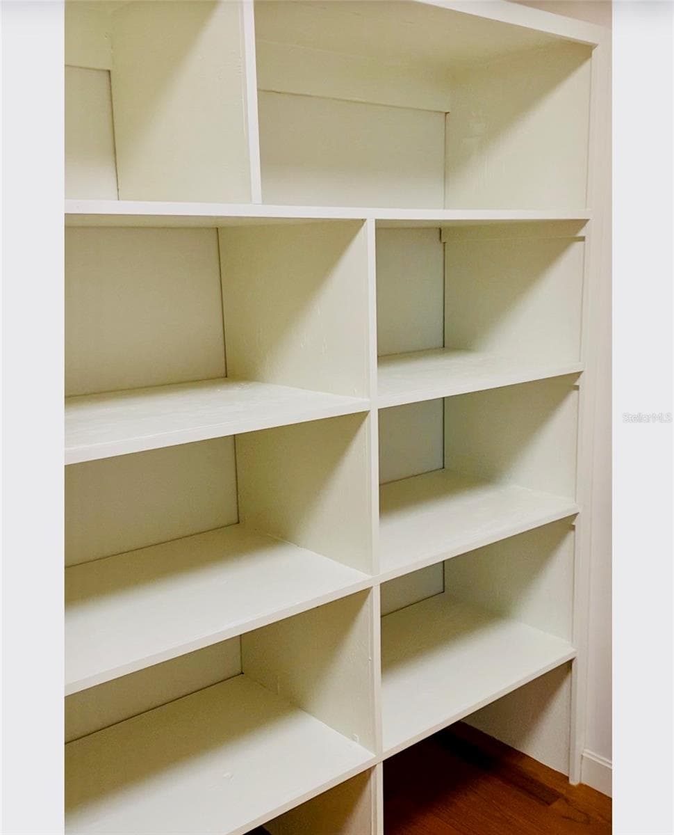 Office/Bonus Room - 400 4TH AVE S #1004, ST PETERSBURG