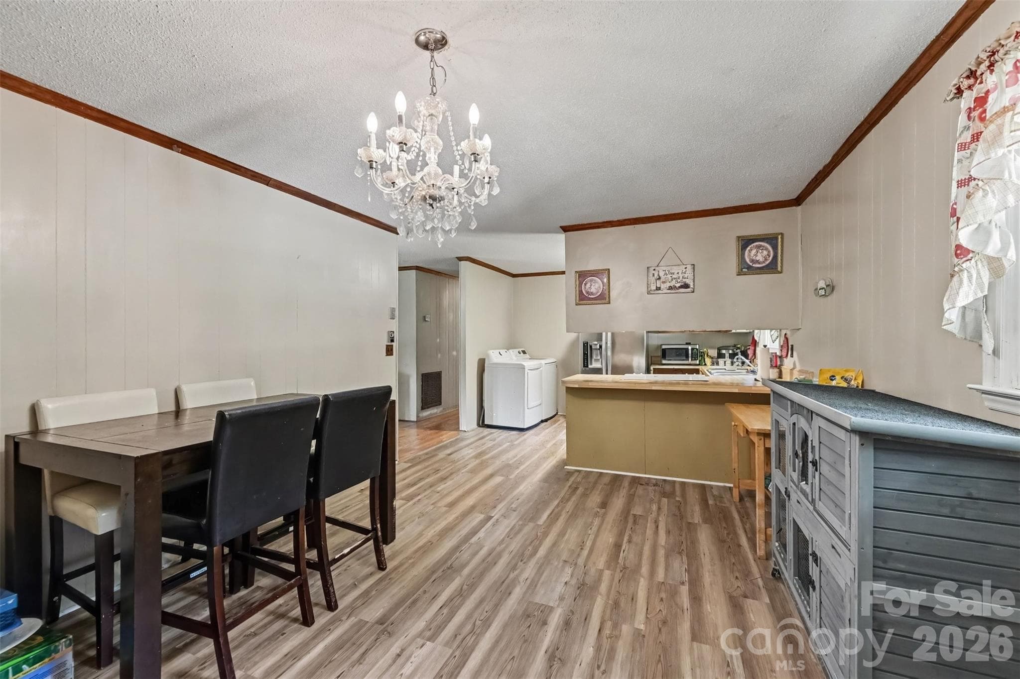 Single Family Residence at 808 E Chestnut Street, Stanley, photo 2 of 31