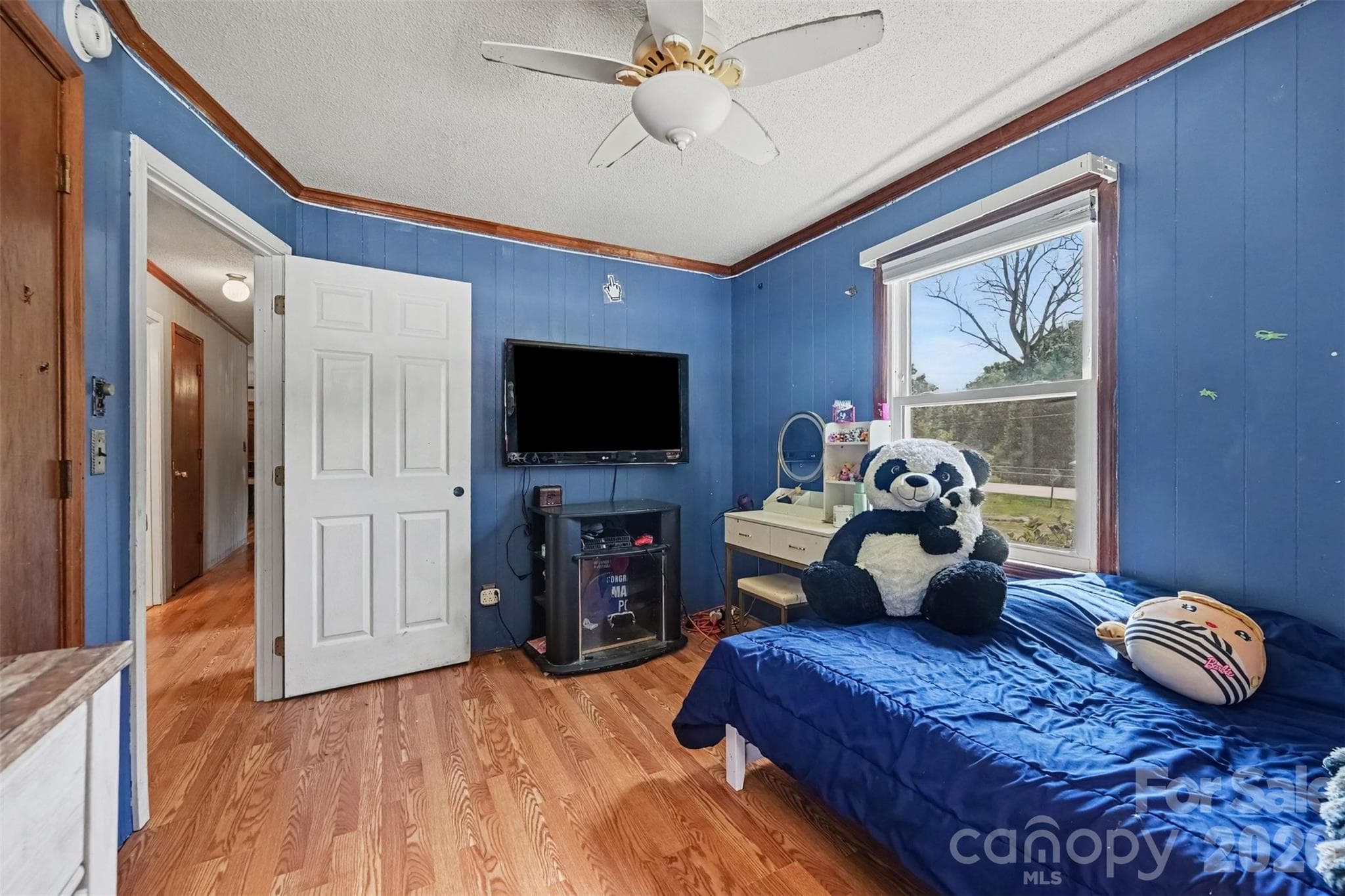 Single Family Residence at 808 E Chestnut Street, Stanley, photo 5 of 31