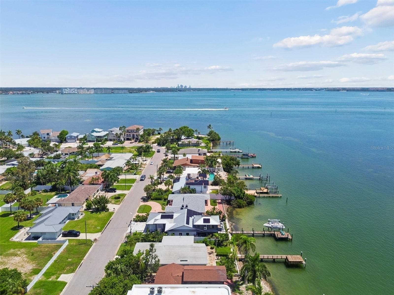 Single Family Residence at 720 BOCA CIEGA ISLE DR, ST PETE BEACH, photo 12 of 23