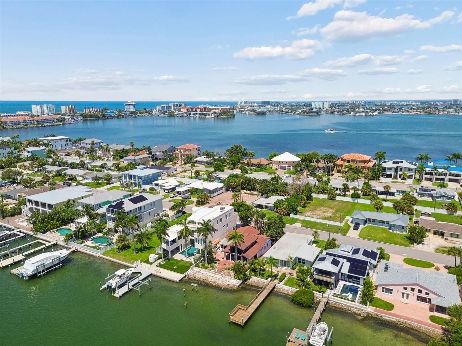 Single Family Residence at 720 BOCA CIEGA ISLE DR, ST PETE BEACH, photo 15 of 23