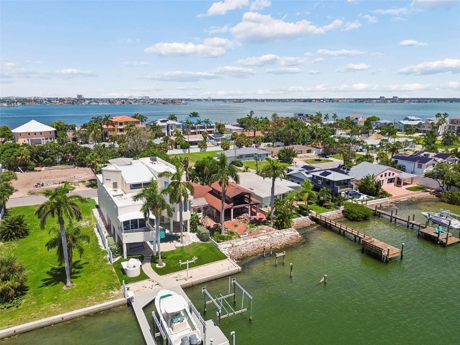 Single Family Residence at 720 BOCA CIEGA ISLE DR, ST PETE BEACH, photo 20 of 23