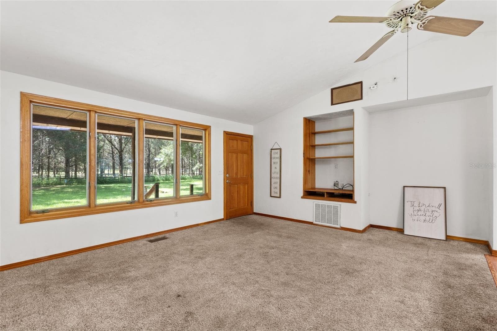 Living Room - 5581 NE 157TH TER, WILLISTON
