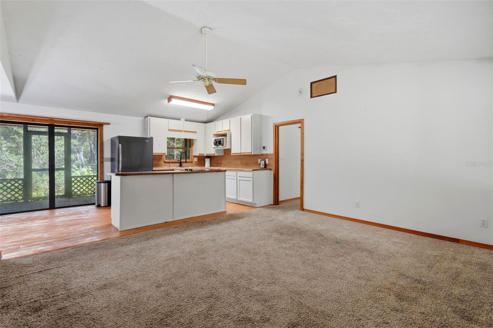 Living Room - 5581 NE 157TH TER, WILLISTON