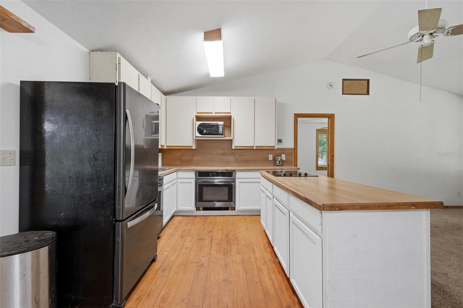 Kitchen - 5581 NE 157TH TER, WILLISTON