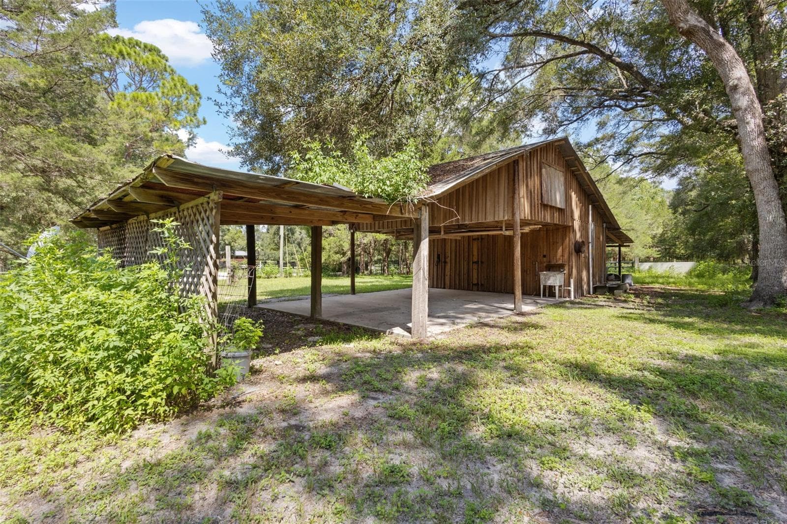 Carport and Workshop - 5581 NE 157TH TER, WILLISTON