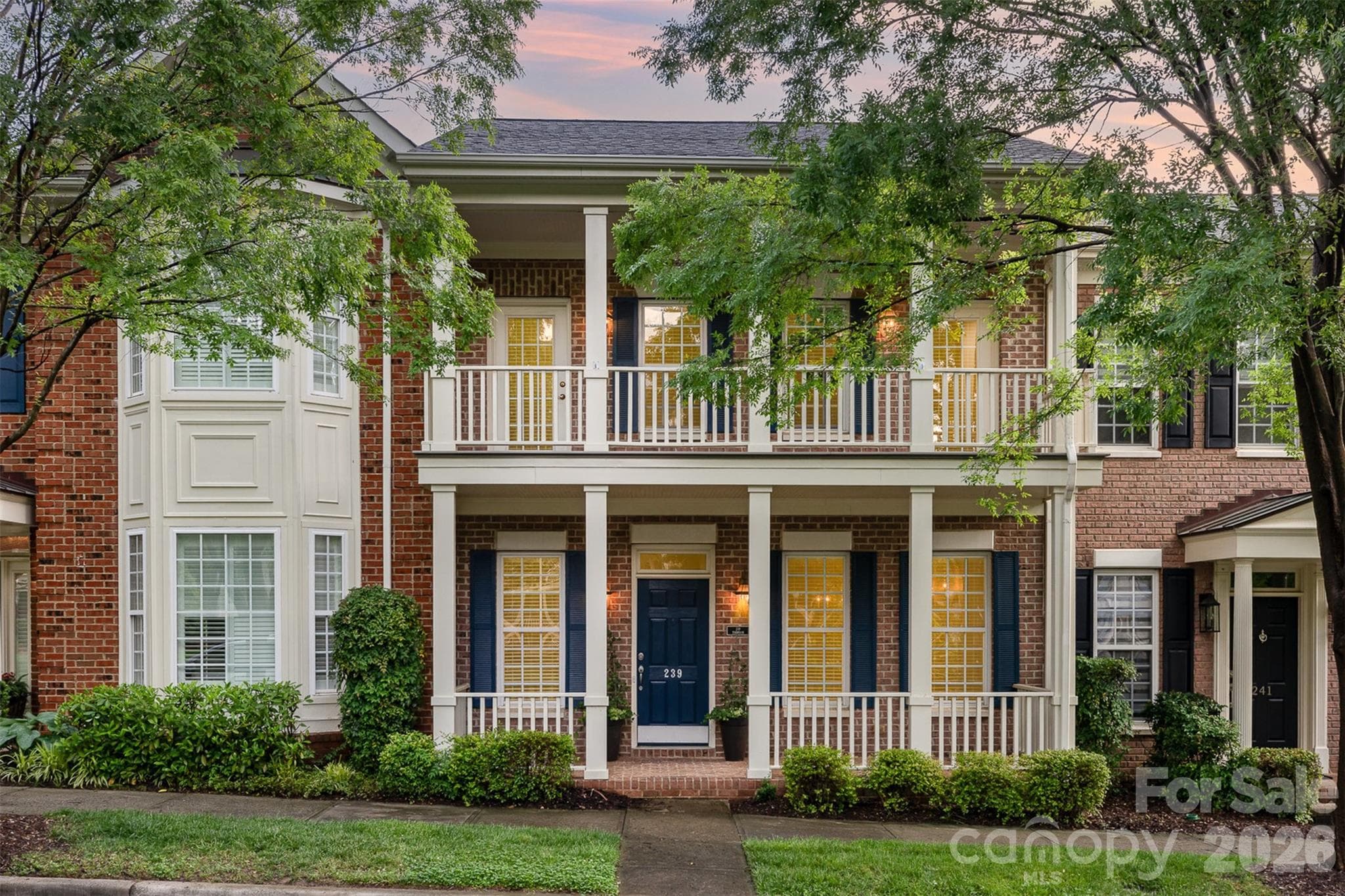 239 N Faulkner Way