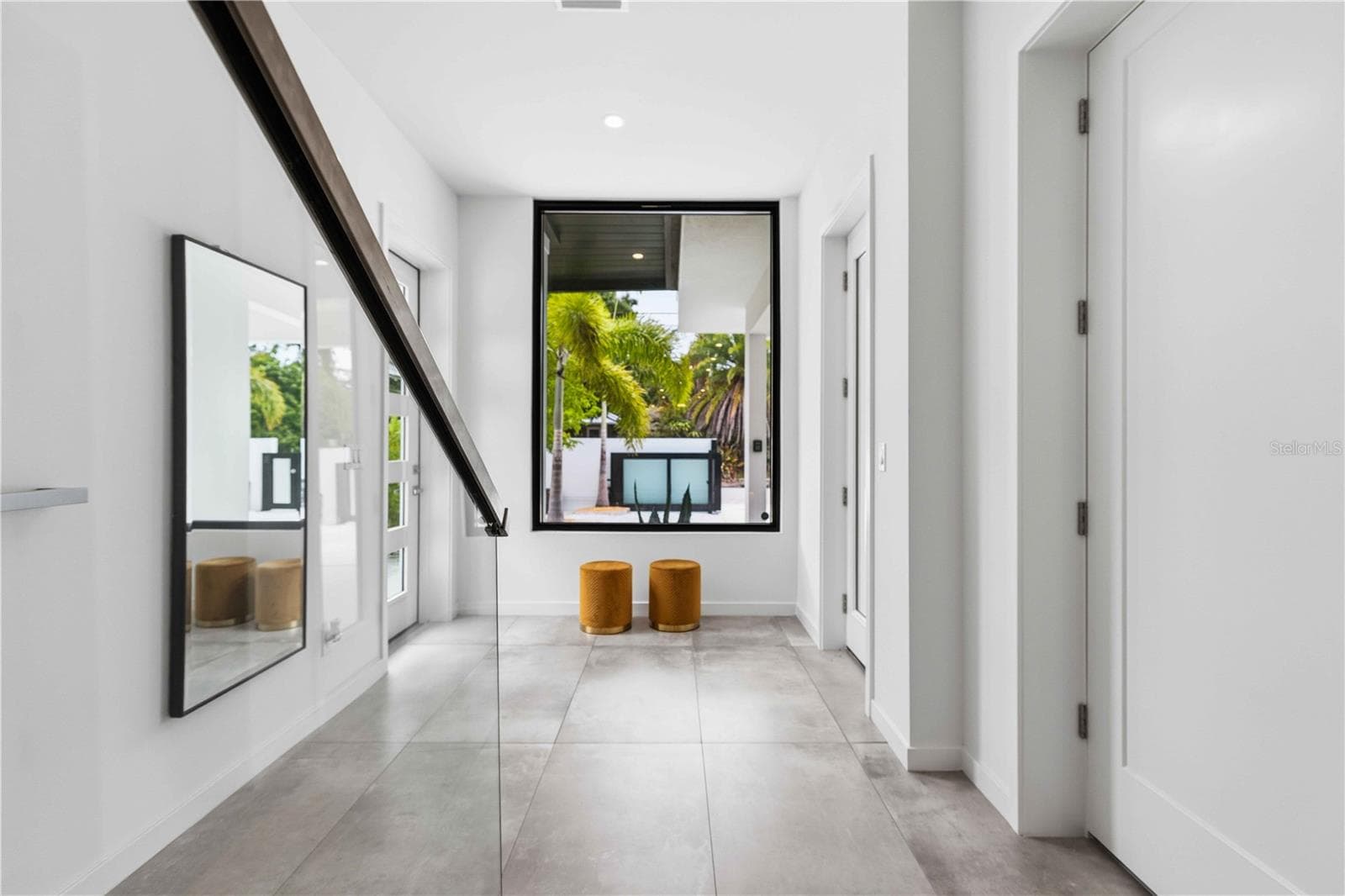Single Family Residence at 1671 ARLINGTON ST, SARASOTA, photo 4 of 28