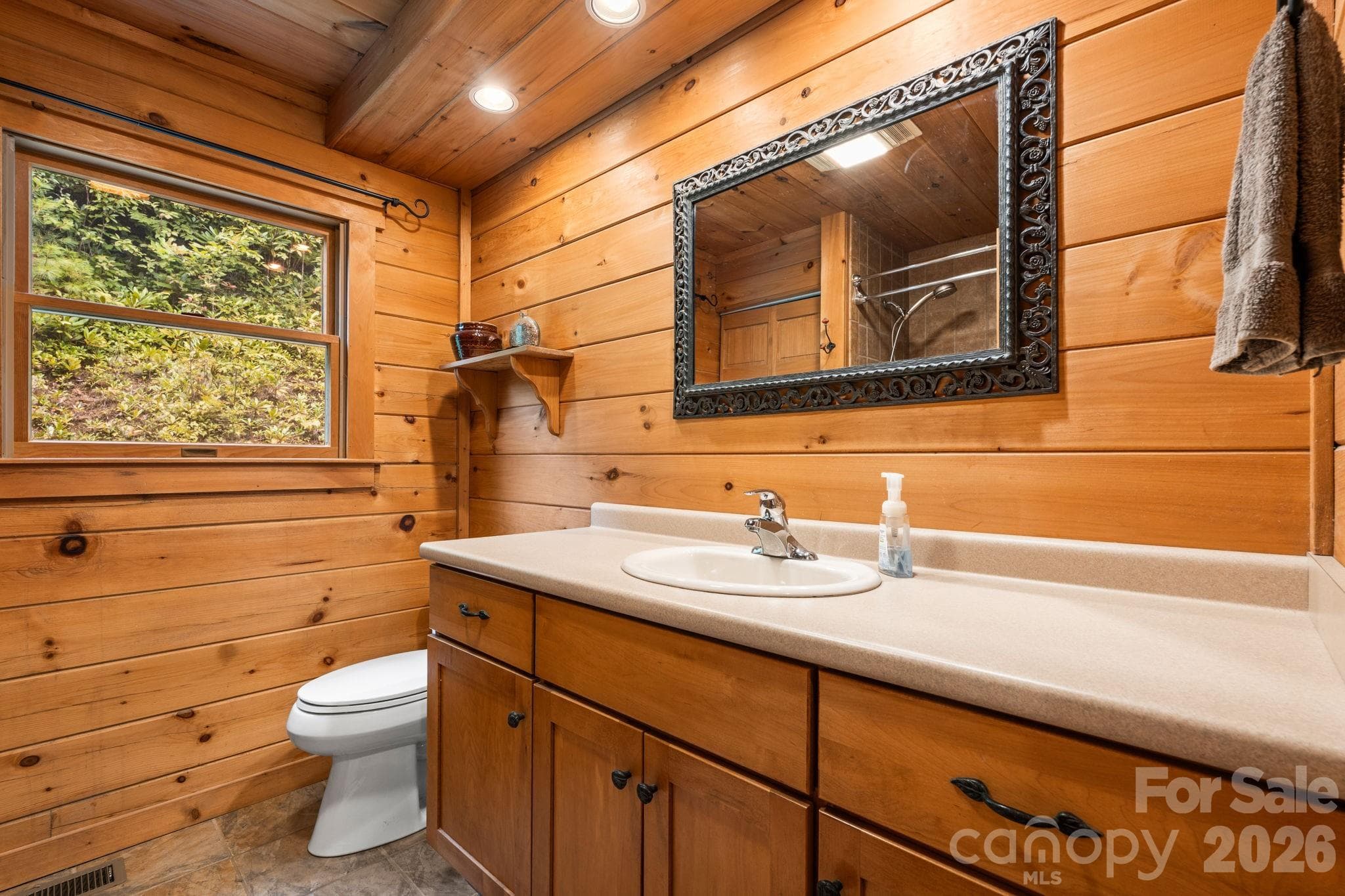 Guest Bathroom - 7803 Nc 183 None, Newland