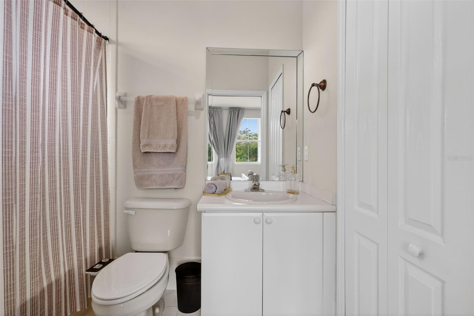 BATH #2 - 15144 SW 20TH ST, MIAMI