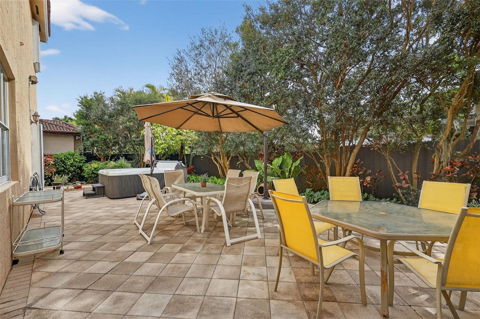 PATIO - 15144 SW 20TH ST, MIAMI
