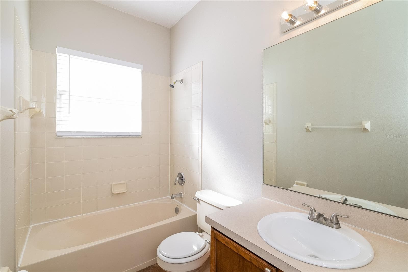 Single Family Residence at 204 TARANTO WAY, KISSIMMEE, photo 10 of 15