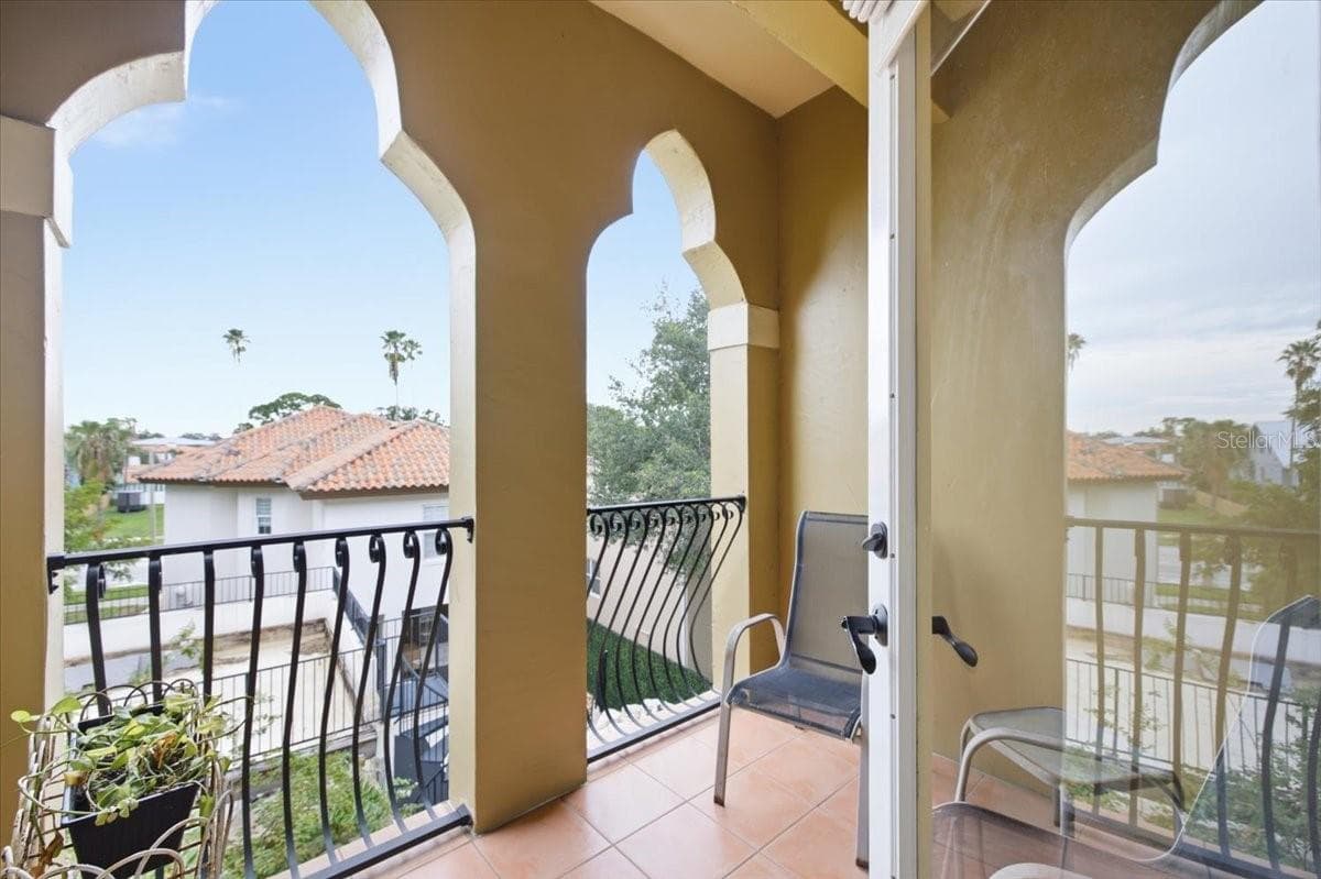 Townhouse at 114 E DAVIS BLVD #8, TAMPA, photo 38 of 52