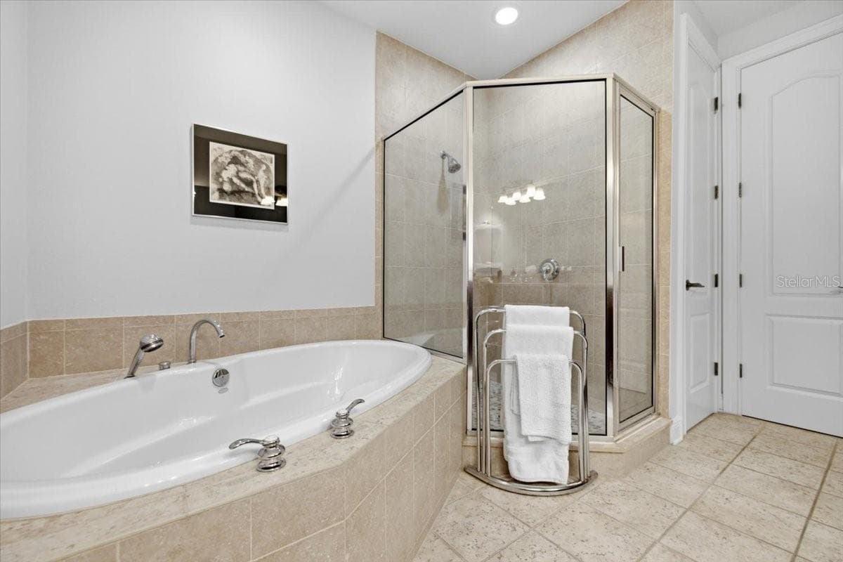Townhouse at 114 E DAVIS BLVD #8, TAMPA, photo 25 of 52