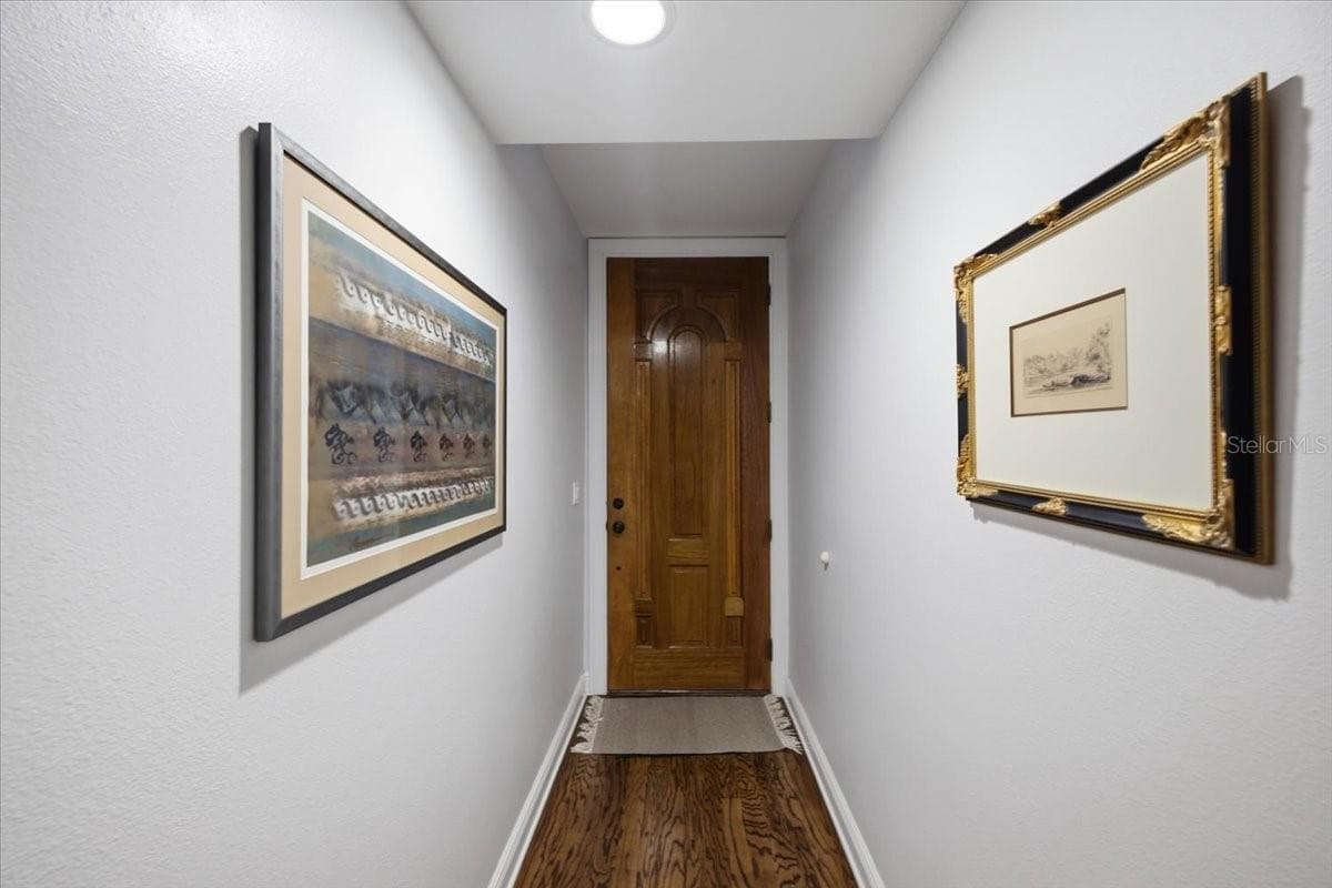 Townhouse at 114 E DAVIS BLVD #8, TAMPA, photo 31 of 52