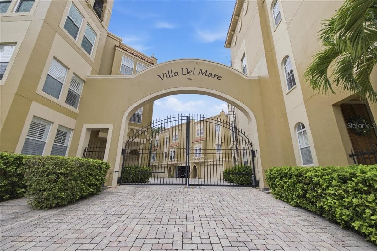 Townhouse at 114 E DAVIS BLVD #8, TAMPA, photo 52 of 52