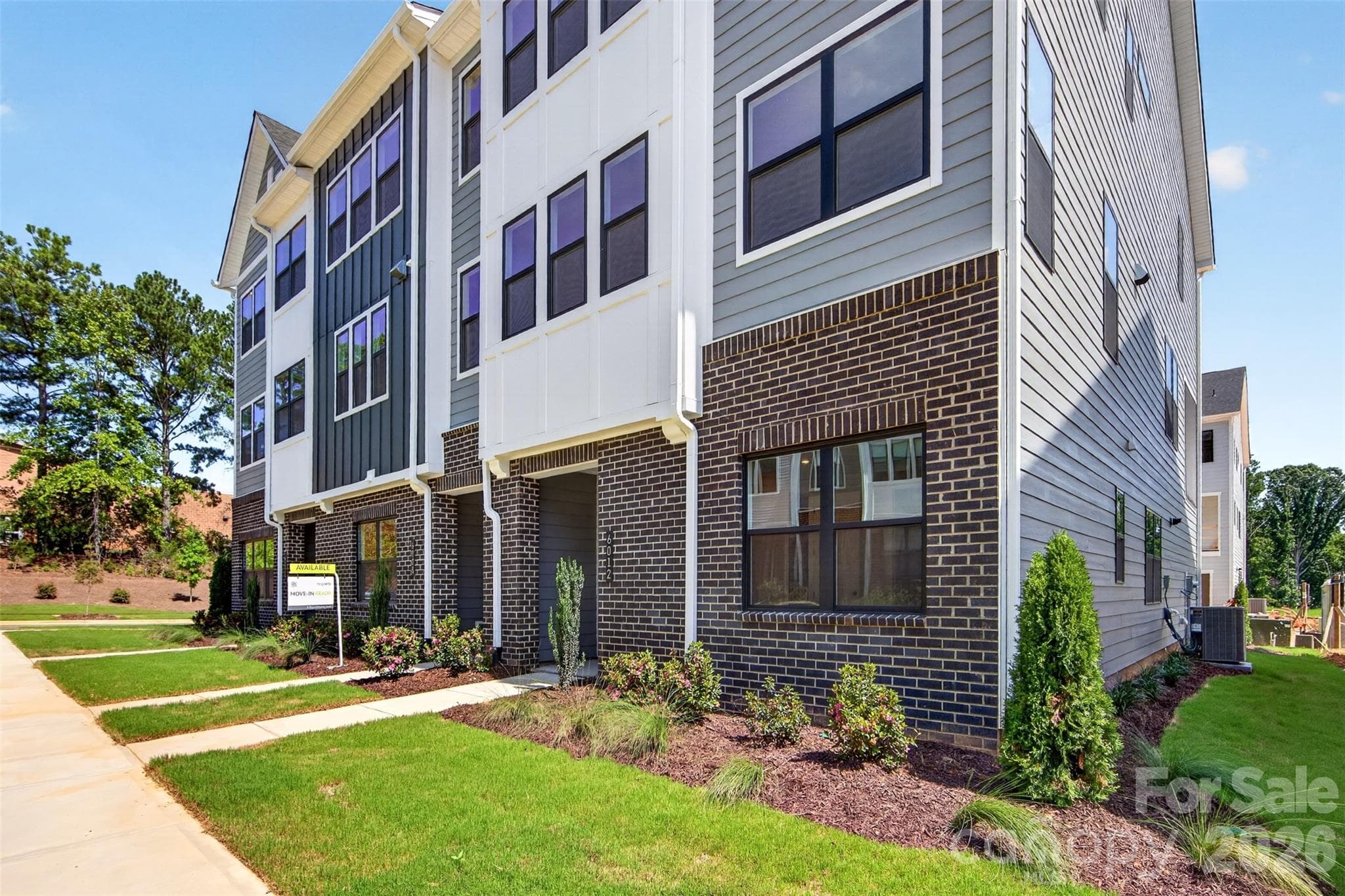 End unit townhome - 6012 Yellow Buckeye Drive, Charlotte