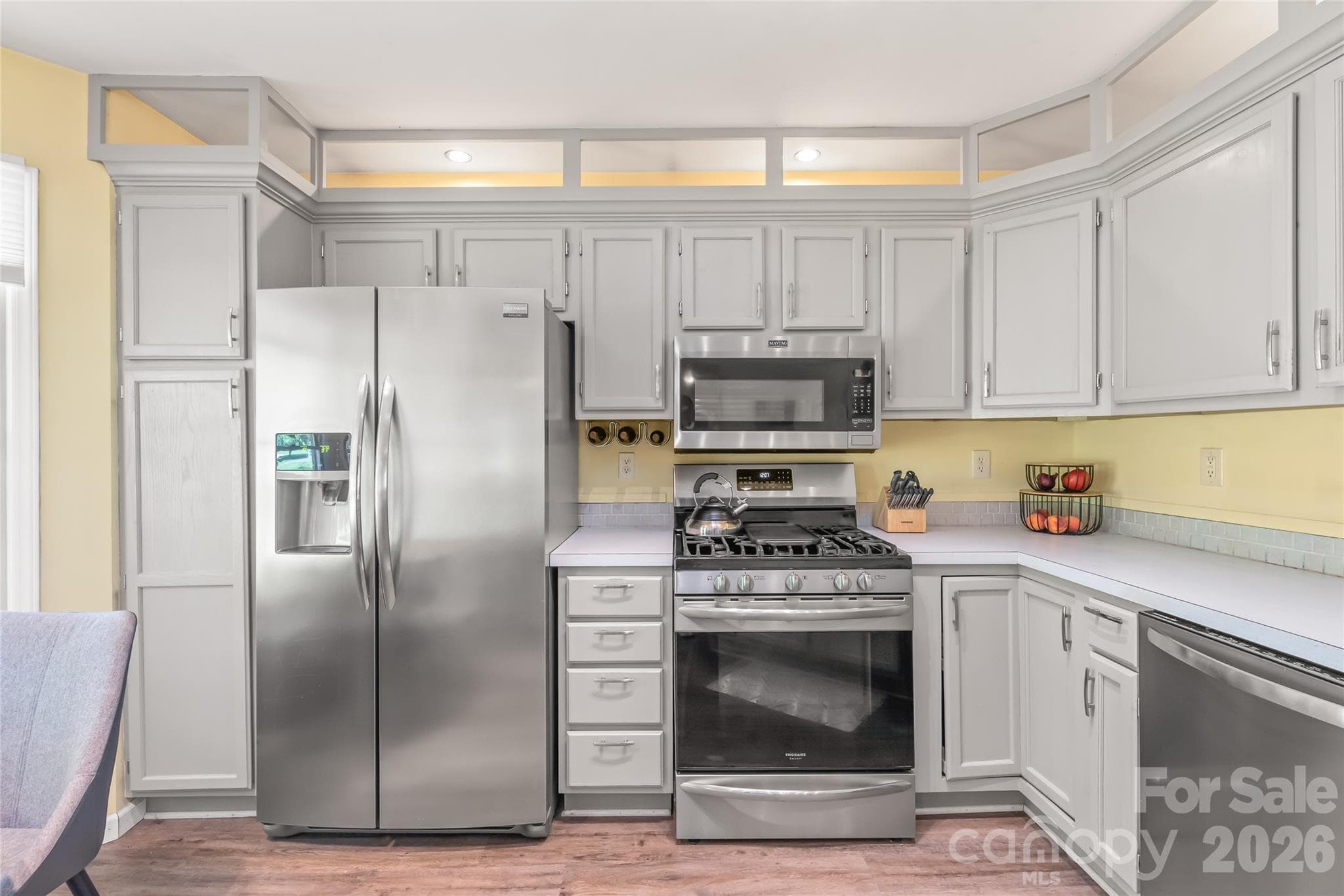 Stainless Steel Gas cooktop, plus lots of cabinets and counter space - 2241 Indian Cross Trail, Matthews