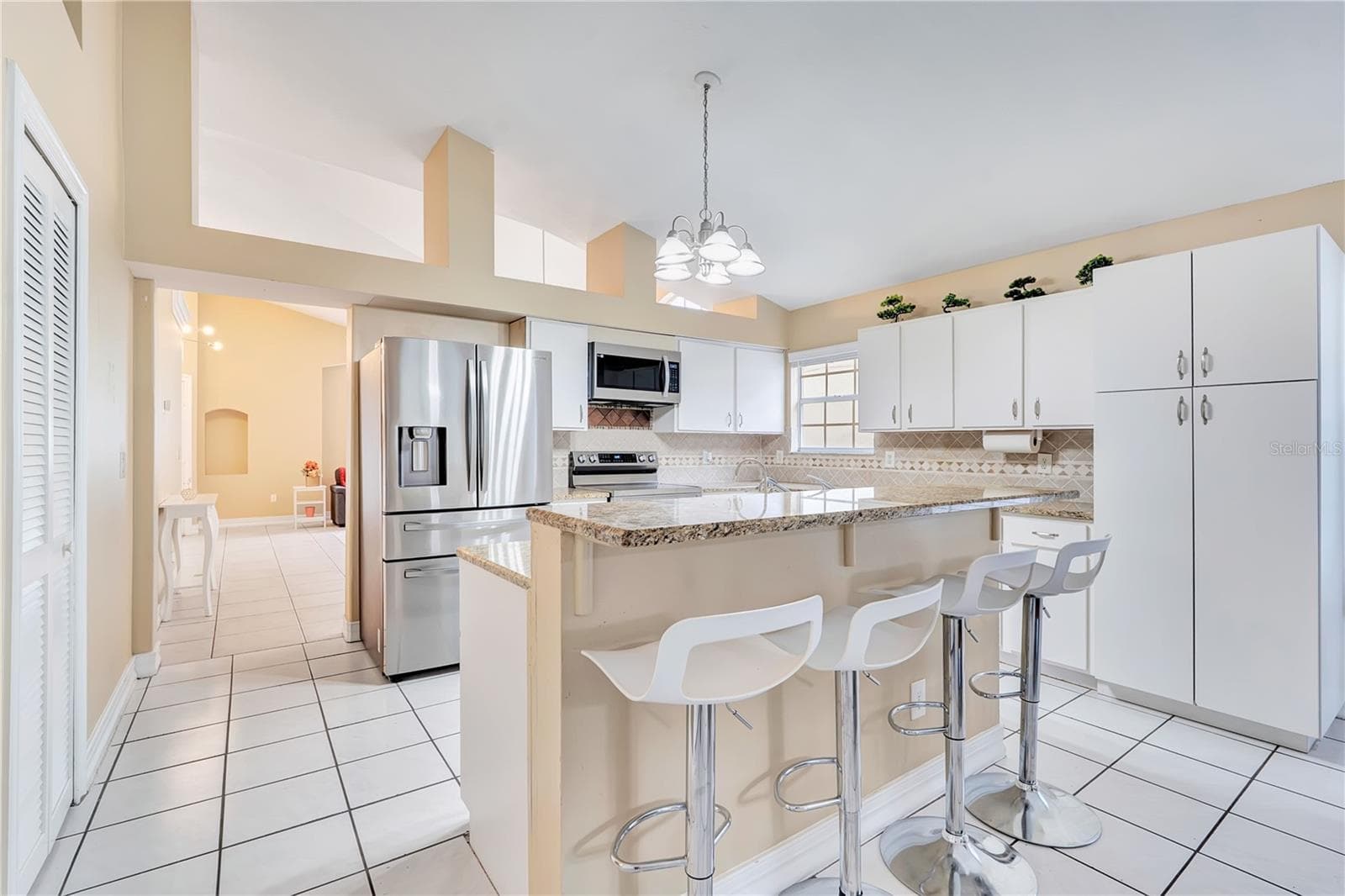 Single Family Residence at 3101 CAYMAN WAY, ORLANDO, photo 2 of 23