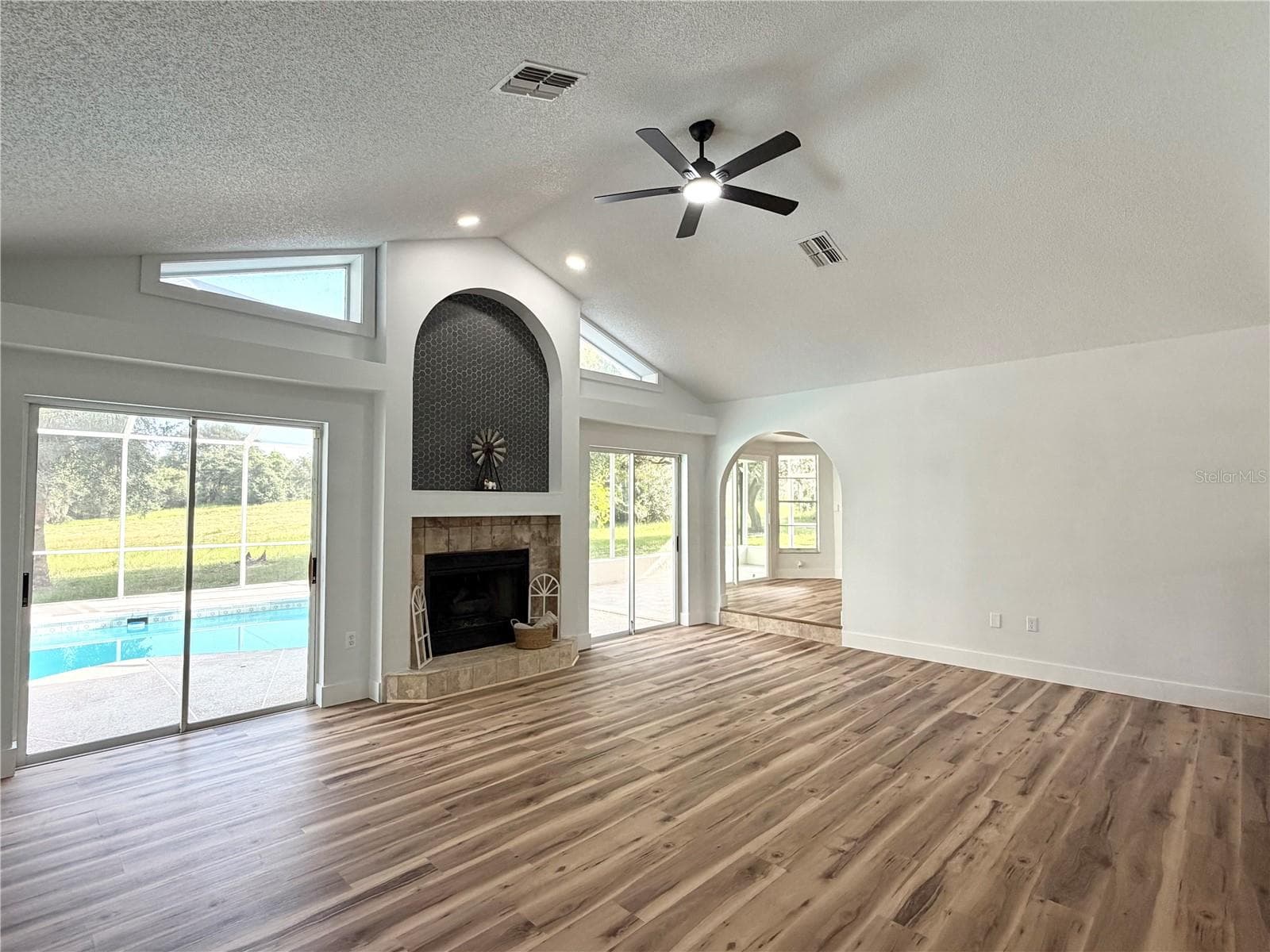 Single Family Residence at 16590 SW 46TH CIR, OCALA, photo 6 of 41