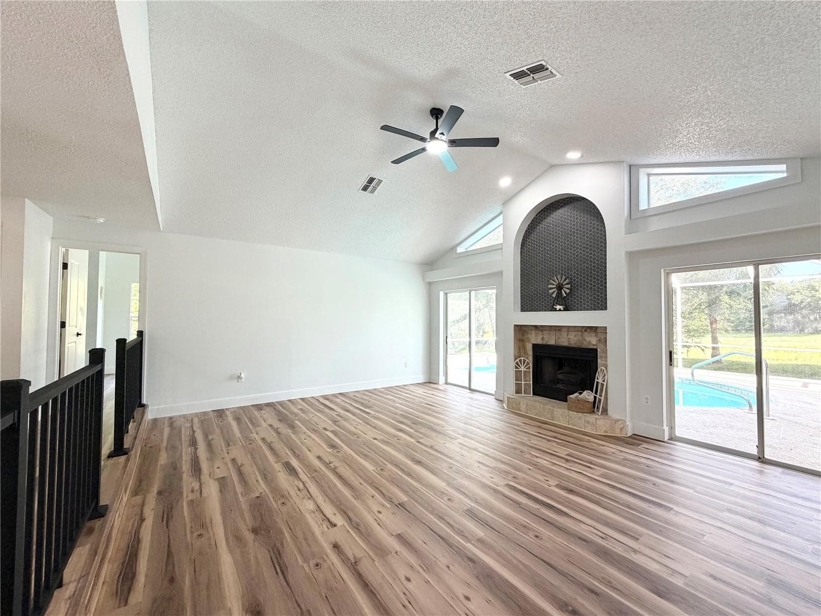 Single Family Residence at 16590 SW 46TH CIR, OCALA, photo 8 of 41