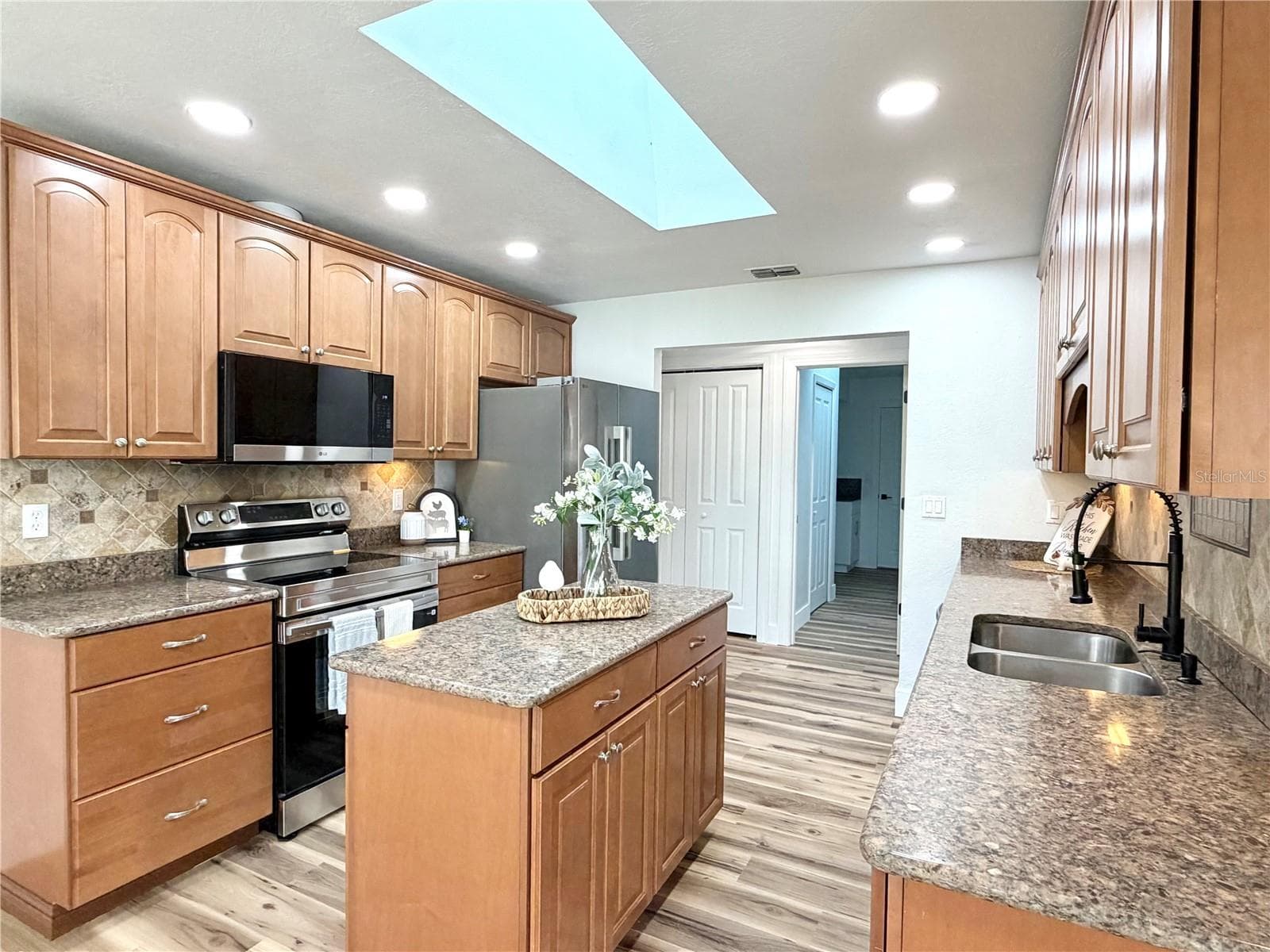 Single Family Residence at 16590 SW 46TH CIR, OCALA, photo 12 of 41