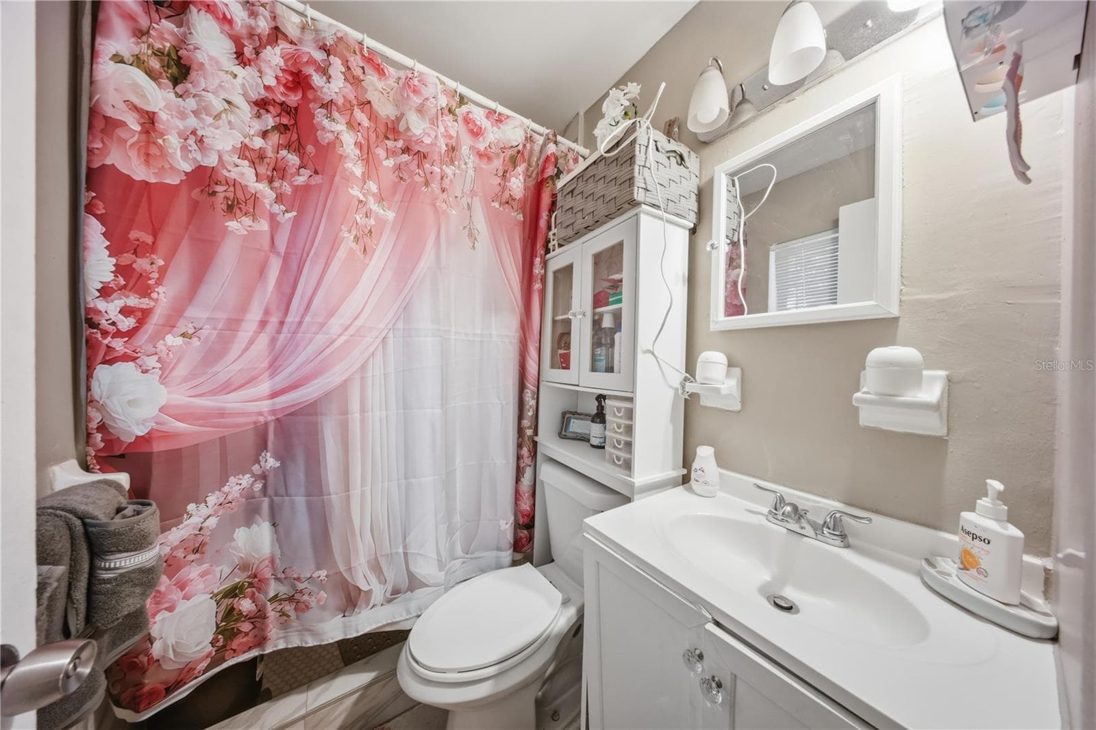 Single Family Residence at 4915 PINE NEEDLE DR, ORLANDO, photo 8 of 9