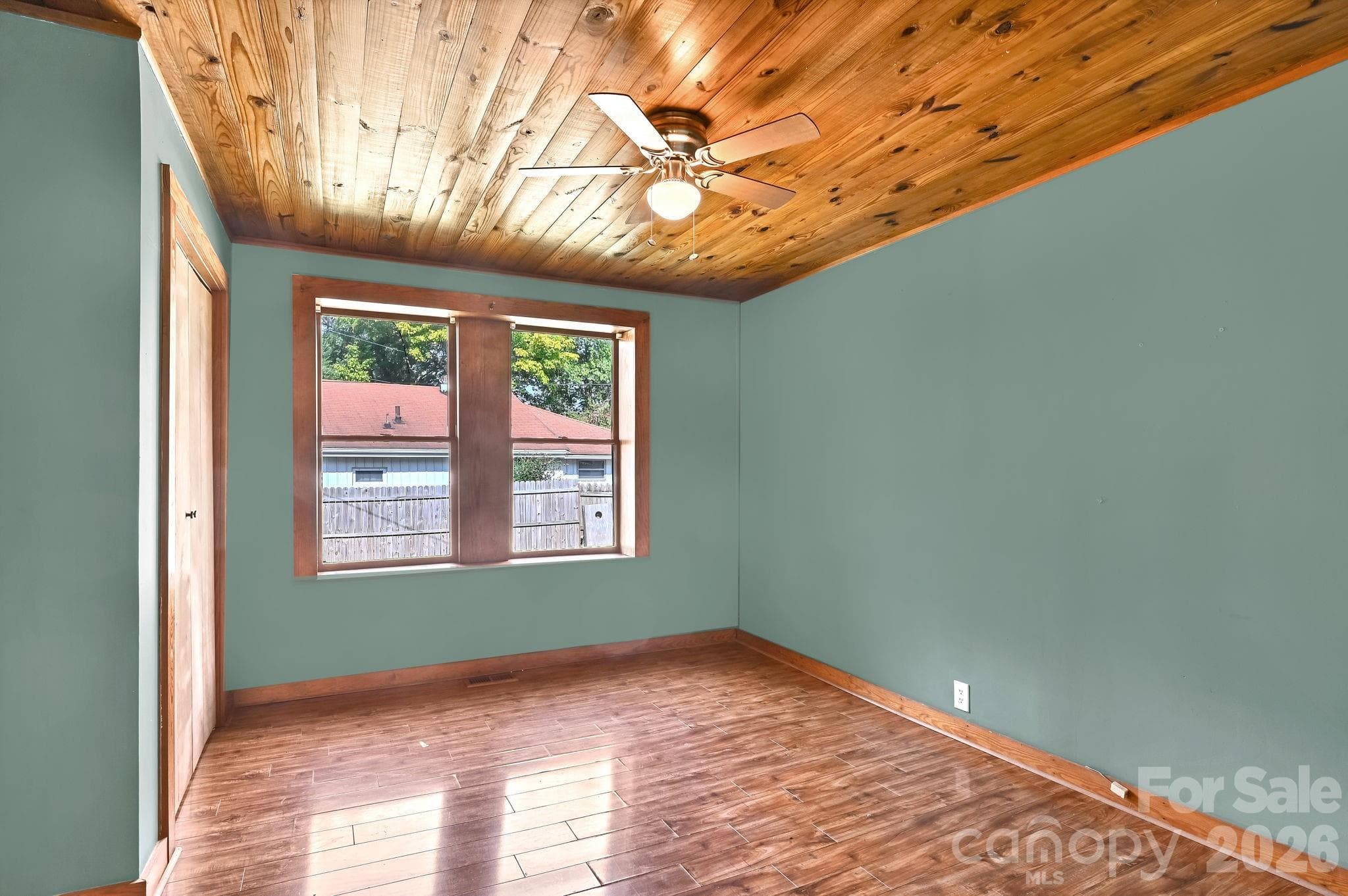 Single Family Residence at 376 Fairview Road, Asheville, photo 8 of 33