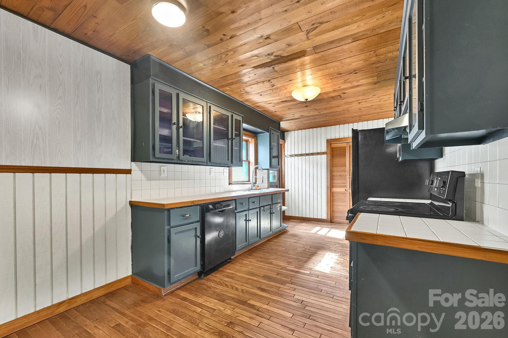 Single Family Residence at 376 Fairview Road, Asheville, photo 22 of 33