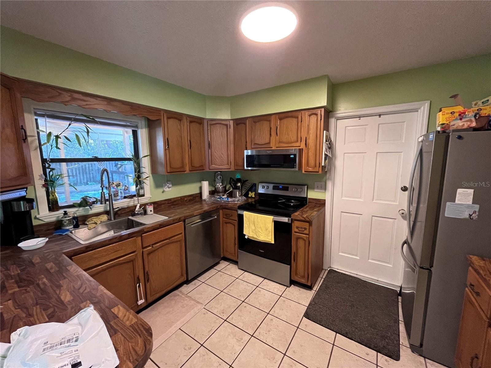 Single Family Residence at 2117 YORKSHIRE DR, DELAND, photo 5 of 16
