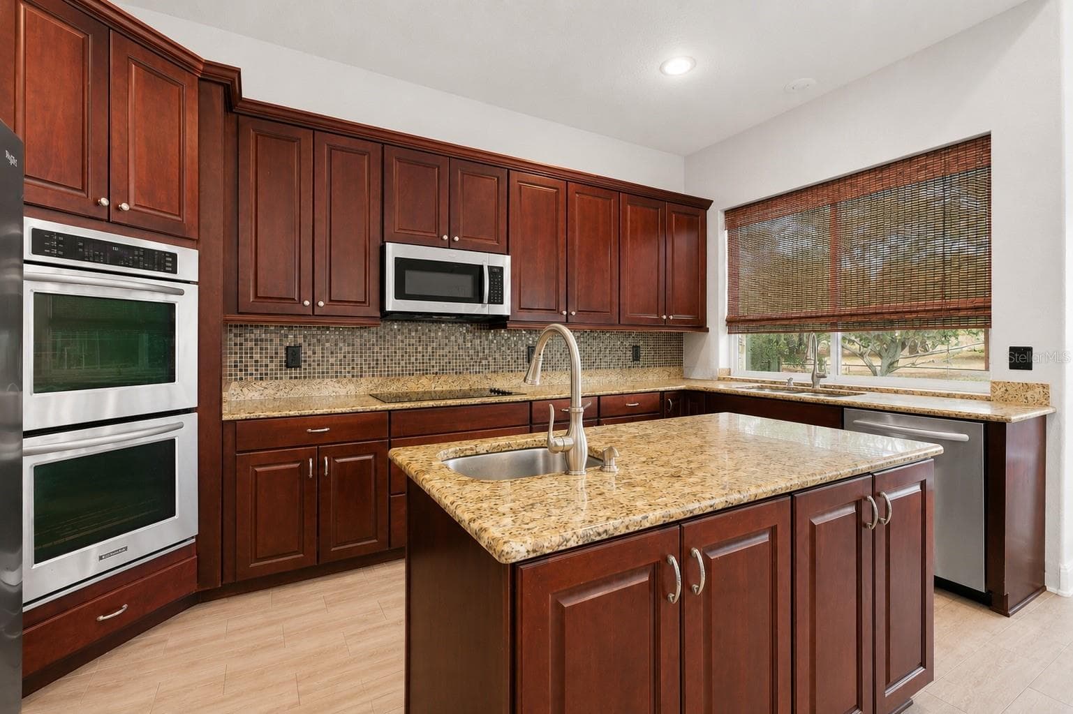 Kitchen - 11200 WOODLAND WATERS BLVD, WEEKI WACHEE