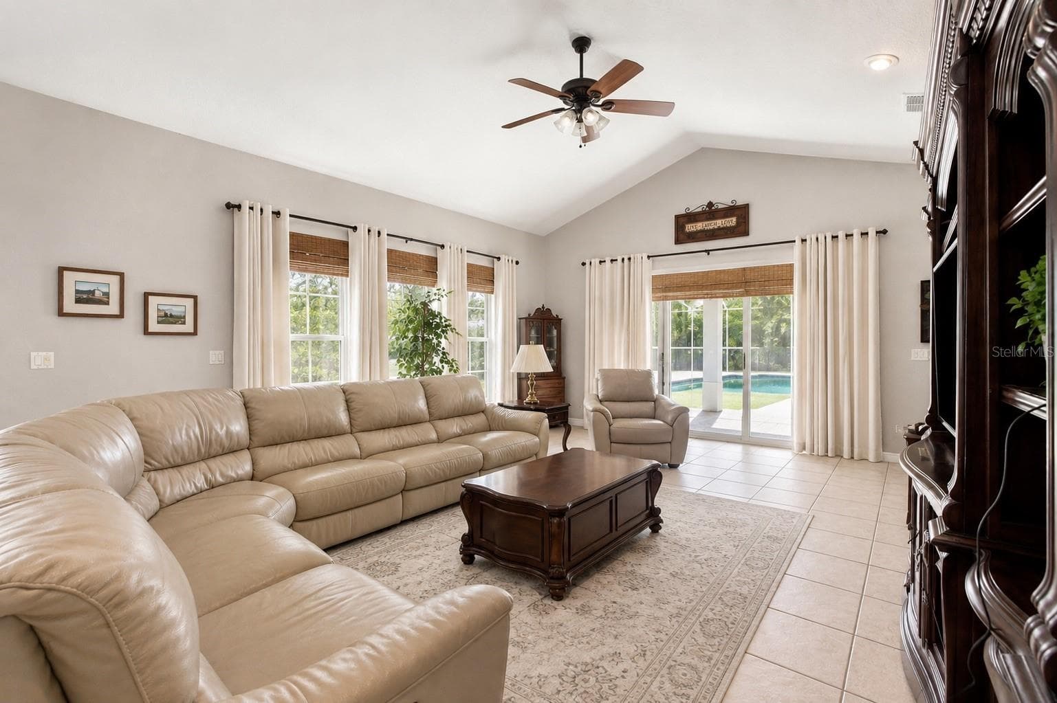 Living room - 11200 WOODLAND WATERS BLVD, WEEKI WACHEE