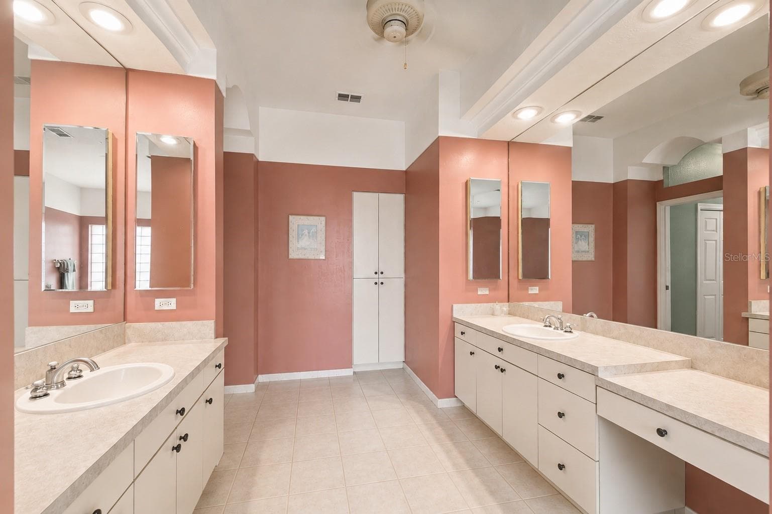Primary bathroom - 11200 WOODLAND WATERS BLVD, WEEKI WACHEE