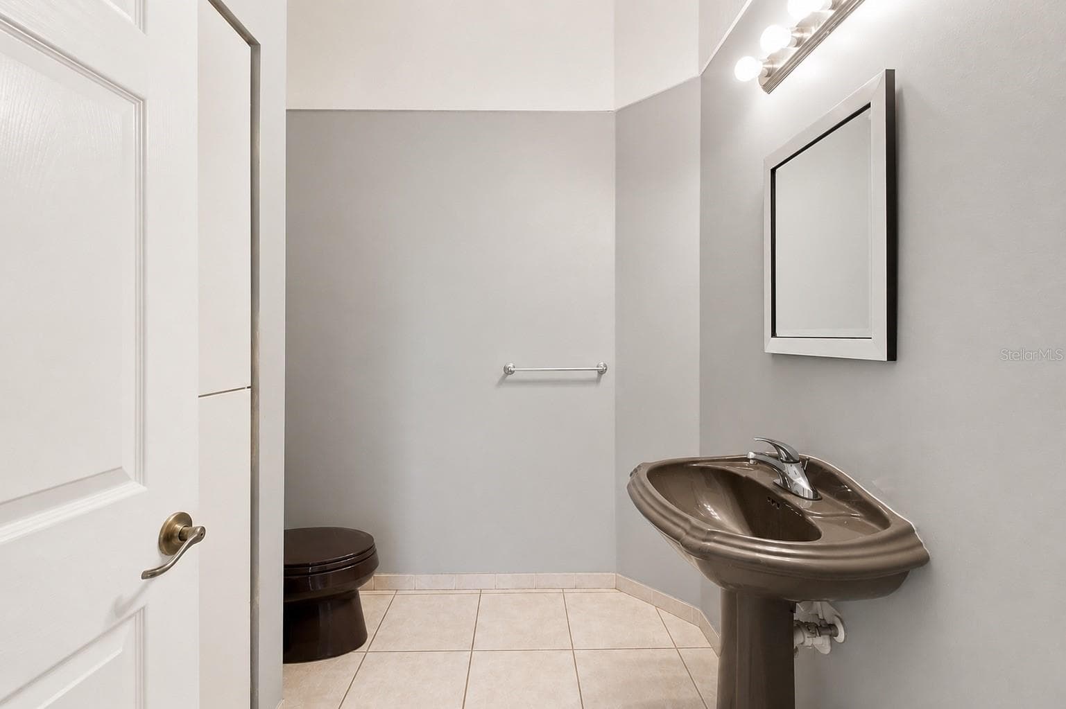 Guest bathroom #1 - 11200 WOODLAND WATERS BLVD, WEEKI WACHEE