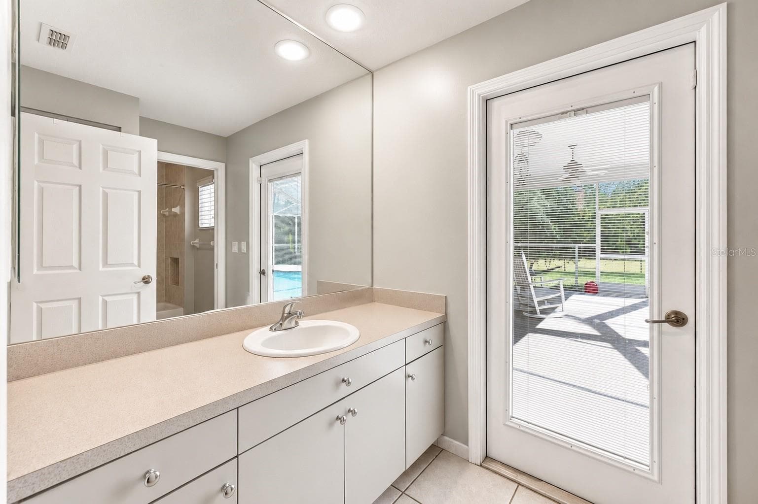 Guest bathroom #3 - 11200 WOODLAND WATERS BLVD, WEEKI WACHEE