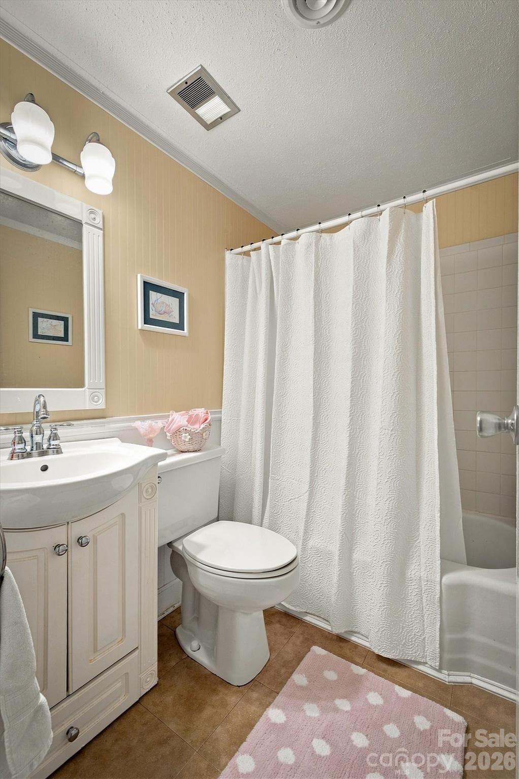 Single Family Residence at 121 Rhyne Street, Morganton, photo 9 of 23