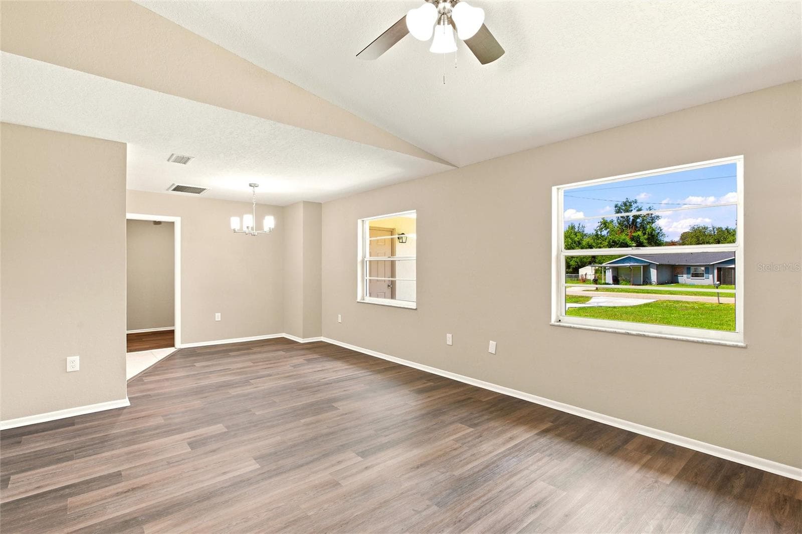 Single Family Residence at 2848 SE NORMAN AVE, ARCADIA, photo 8 of 50