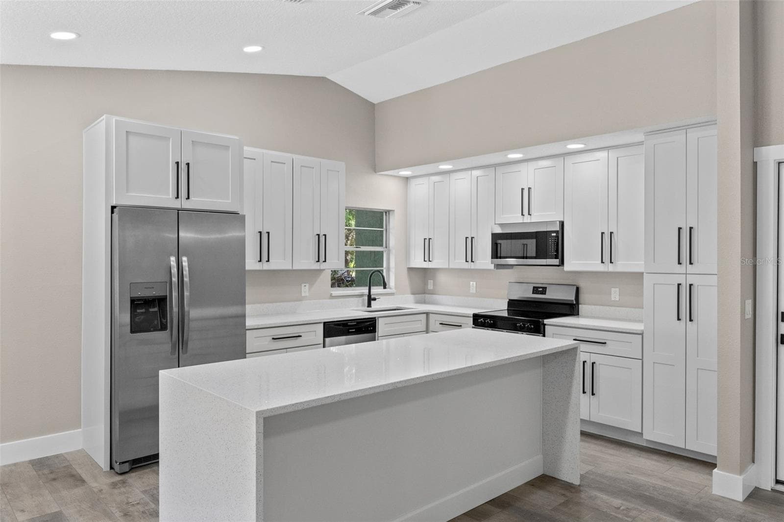 Single Family Residence at 910 WHISLER CT, ST CLOUD, photo 12 of 42