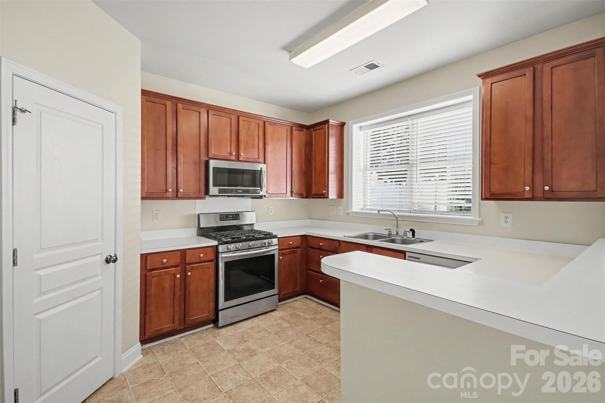 Single Family Residence at 9910 Westmoreland Road, Cornelius, photo 12 of 30