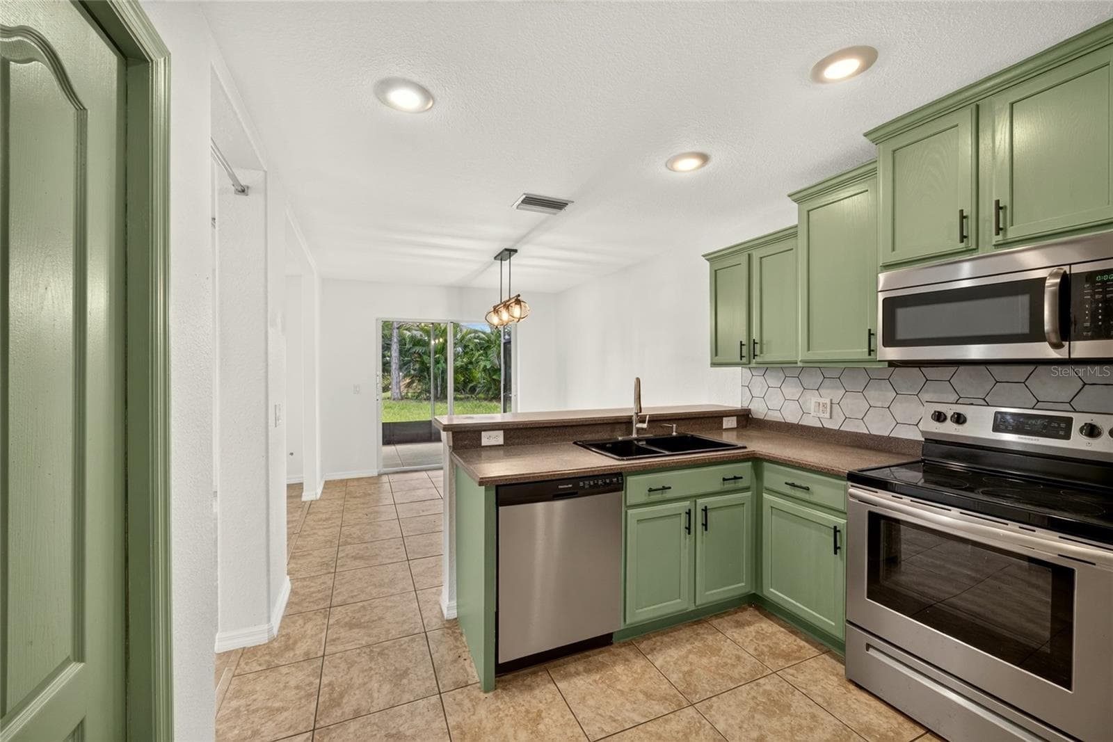 Single Family Residence at 11723 TEMPEST HARBOR LOOP, VENICE, photo 15 of 45