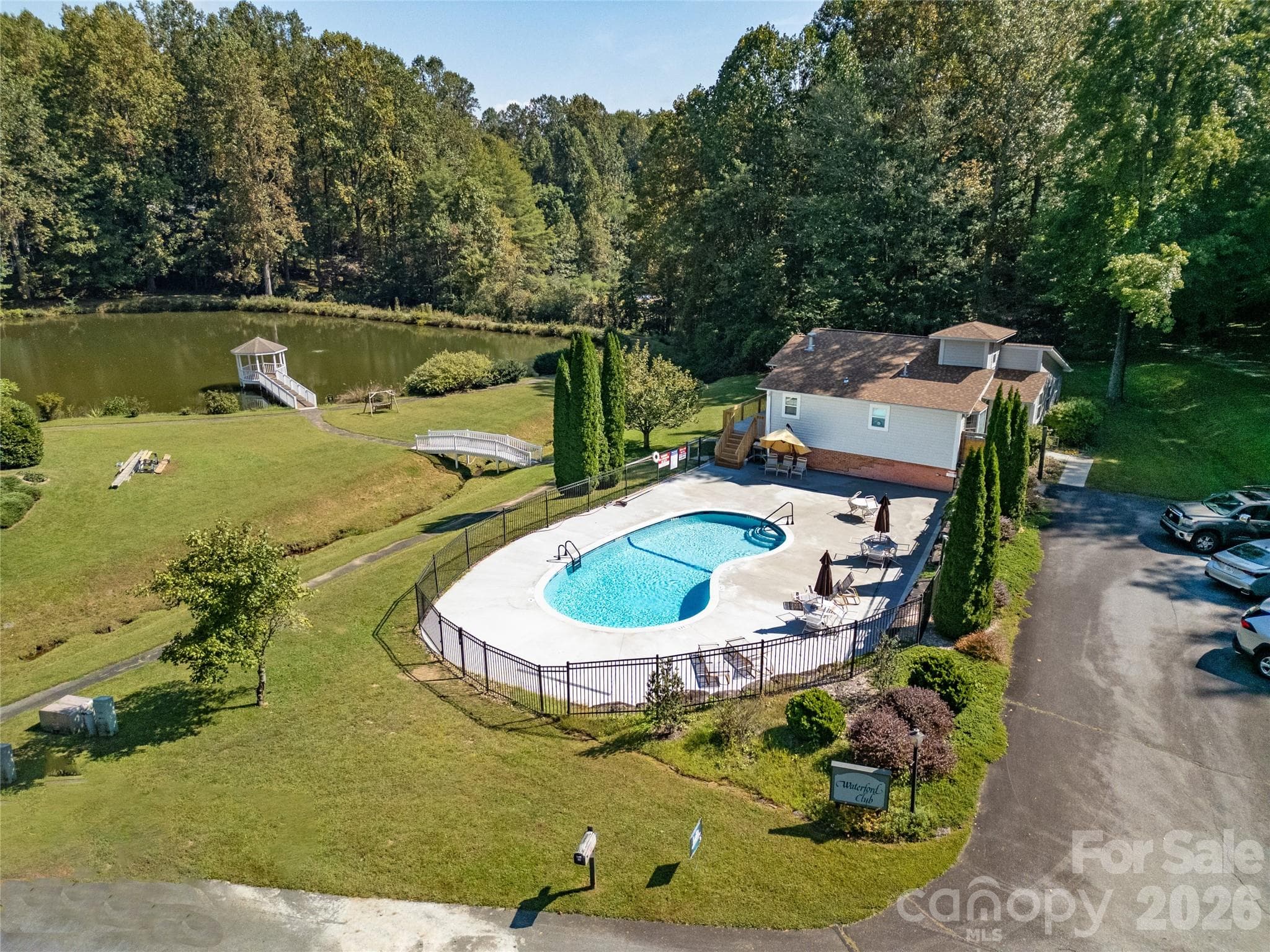 The Community Pool and Clubhouse. - 110 Lakeview Court, Brevard