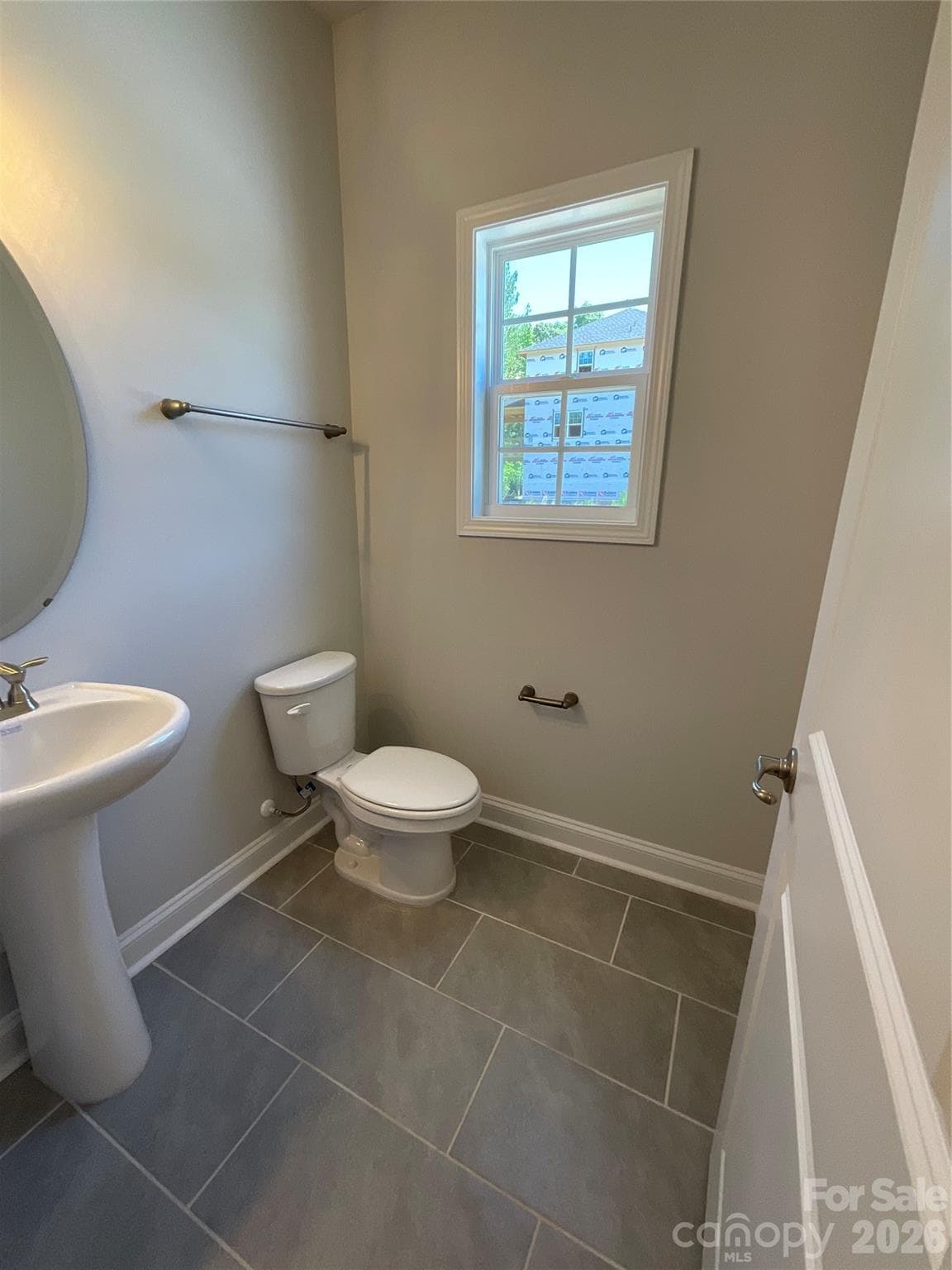 half bathroom - 1590 Autumn Lane, York