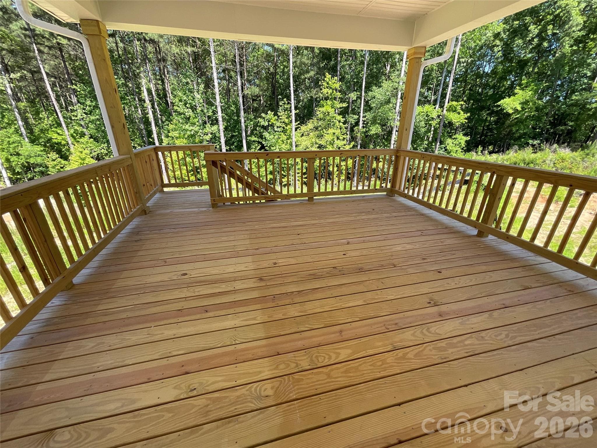 Covered back deck - 1590 Autumn Lane, York