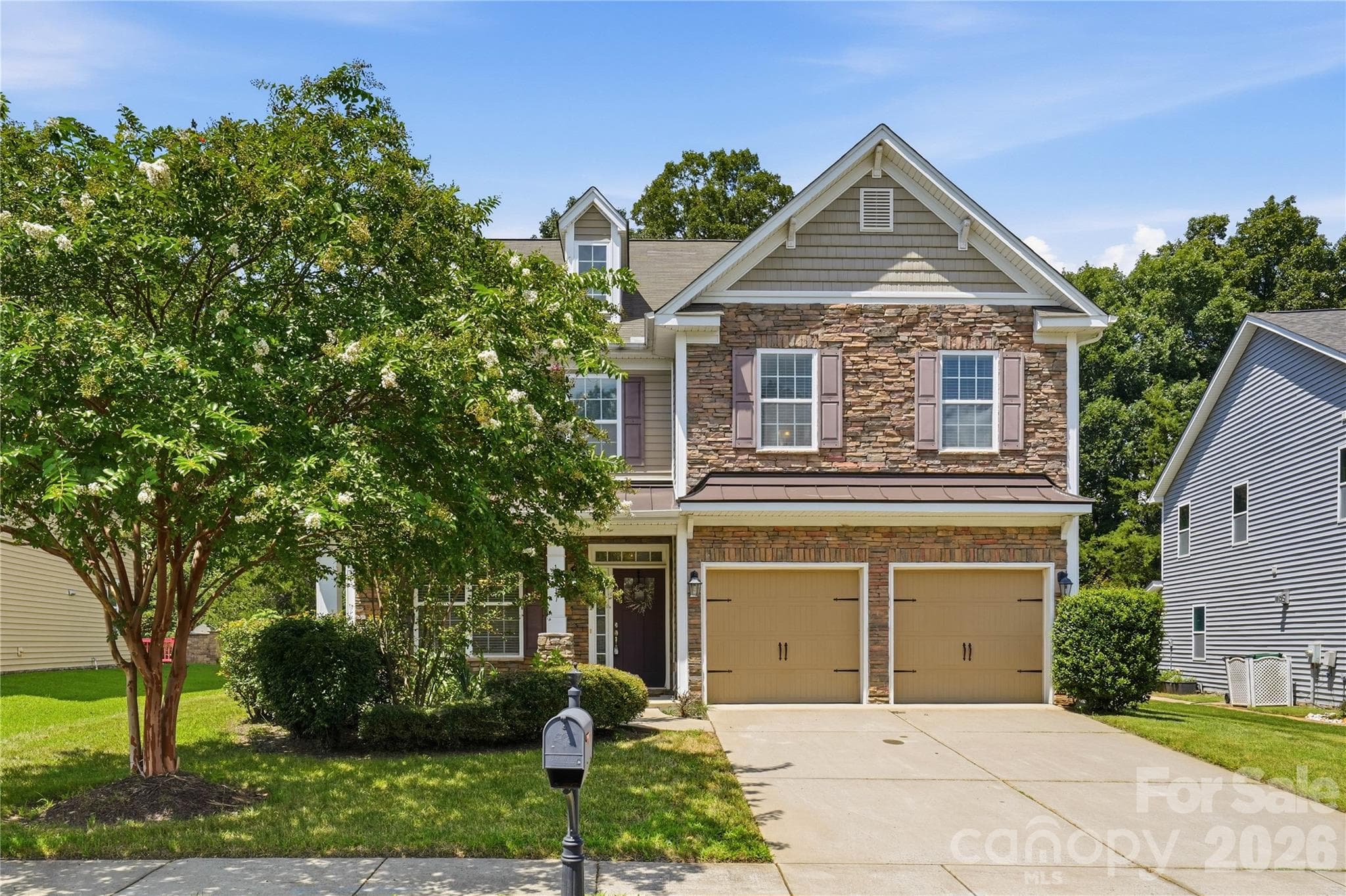 Single Family Residence at 10817 Bere Island Drive, Charlotte, photo 3 of 47