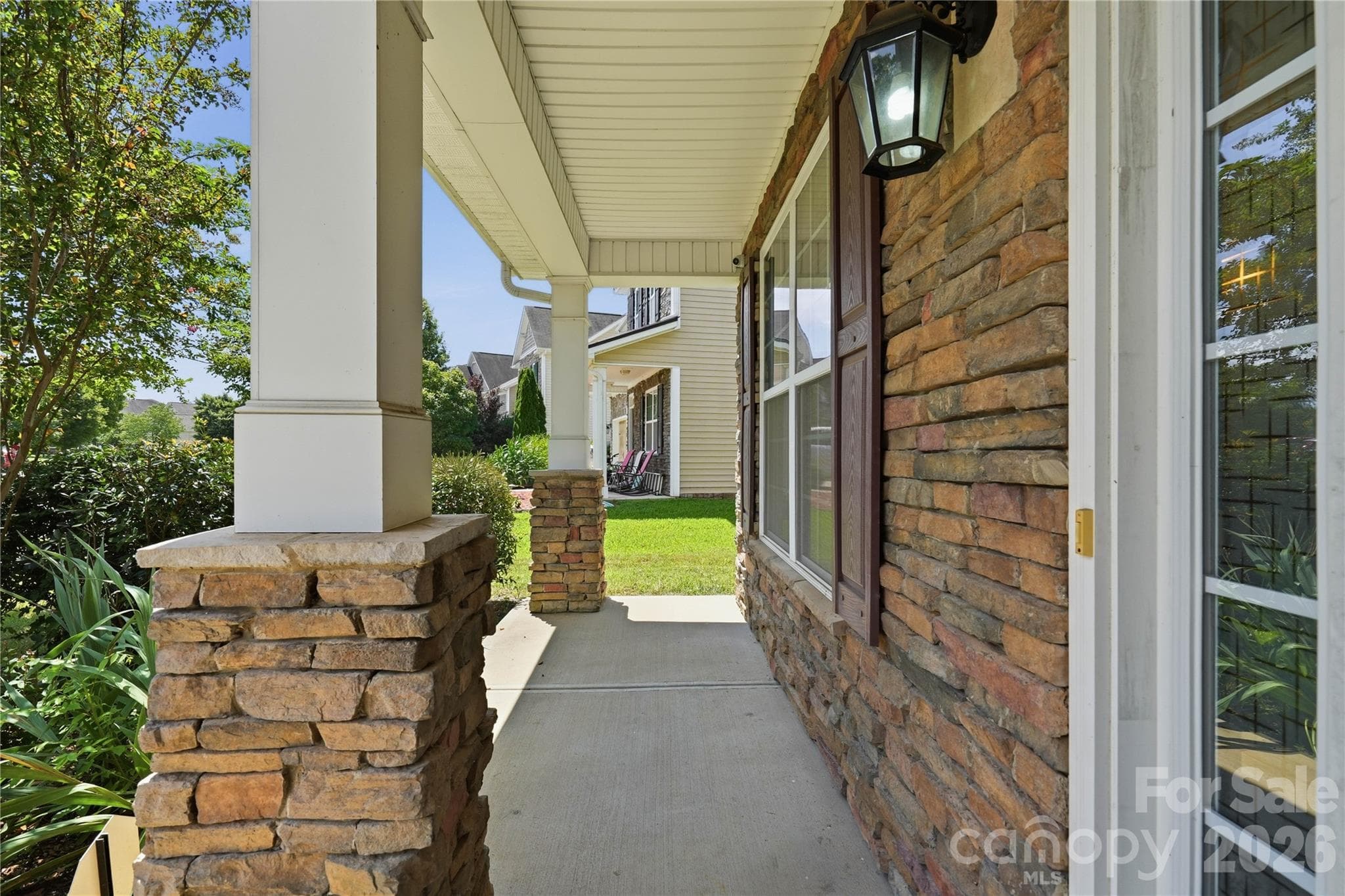 Single Family Residence at 10817 Bere Island Drive, Charlotte, photo 4 of 47