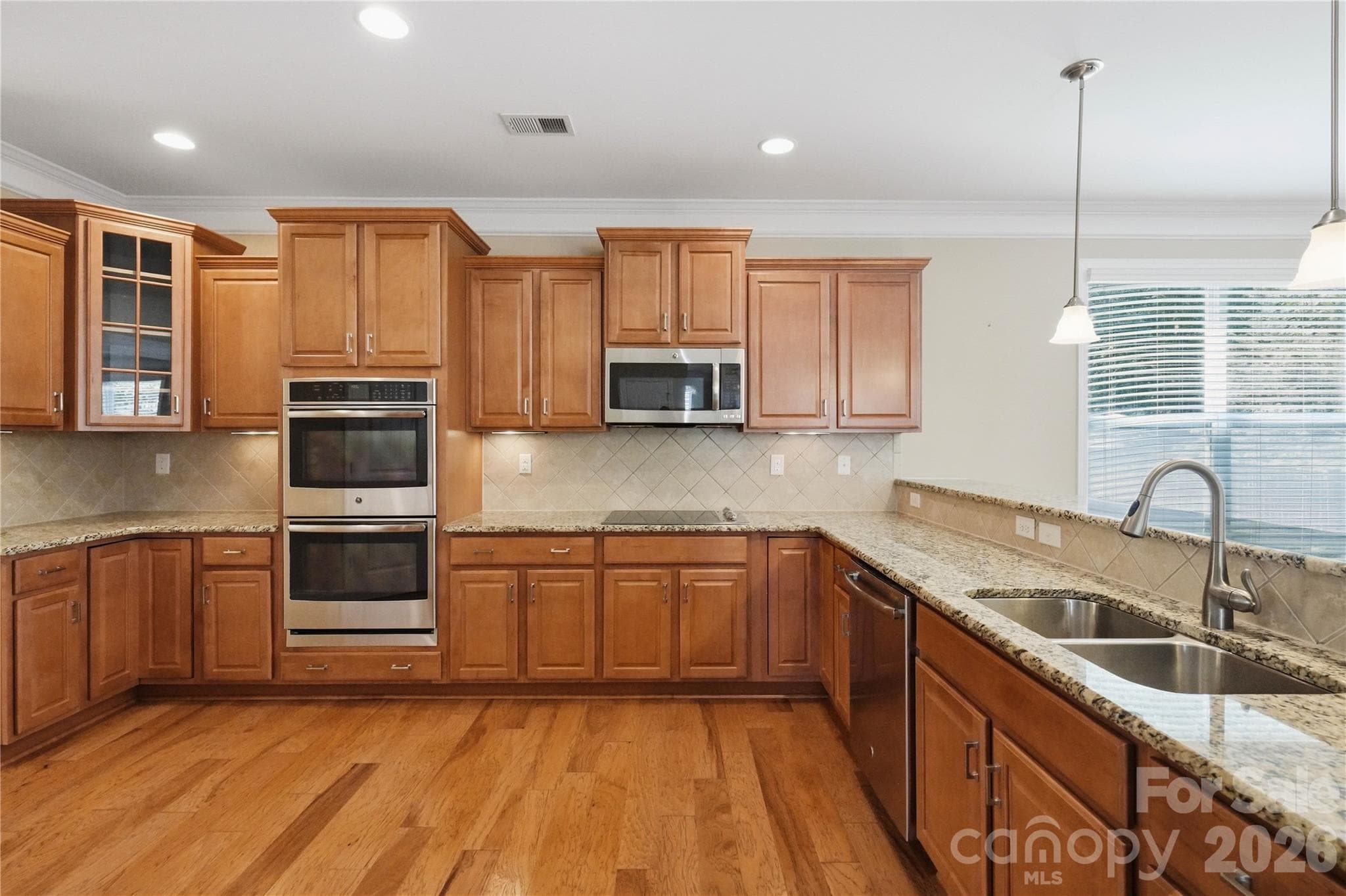 Single Family Residence at 10817 Bere Island Drive, Charlotte, photo 9 of 47
